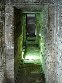 Crypt of the temple of Dendera with mystical decorations. Dendera Krypta 08.JPG