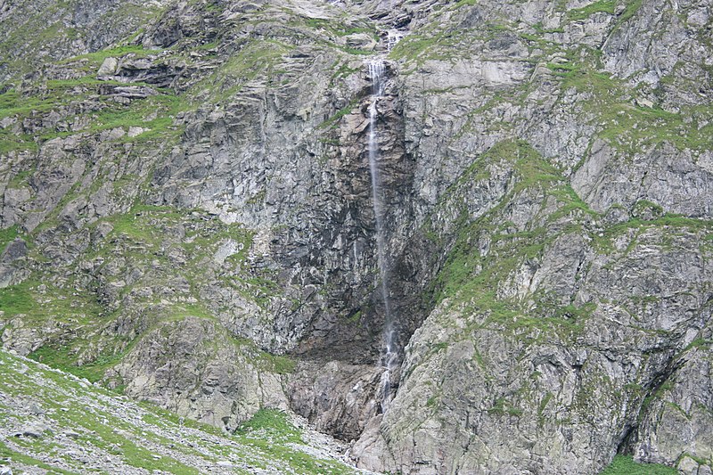 File:Dymiaca Woda.Small waterfall - panoramio.jpg