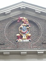 Eenhoorn gevel Oud Mannen en Vrouwenhuis, Hoorn.jpg