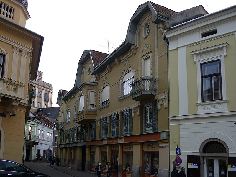 File:Eger, Bajcsy-Zsilinszky utca 15.jpg