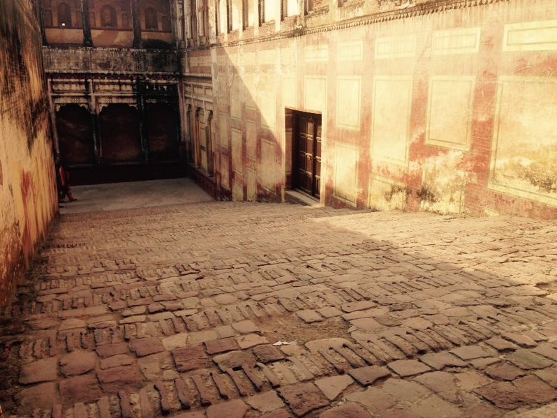 File:Elephant-Steps-2-Lahore-Fort.jpg