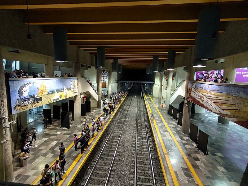 File:Estación Juárez, Línea 2 del Sistema de Tren Eléctrico Urbano de Guadalajara (vista superior).jpg