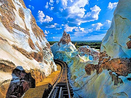 ไฟล์:Expedition_Everest_(17050731359).jpg