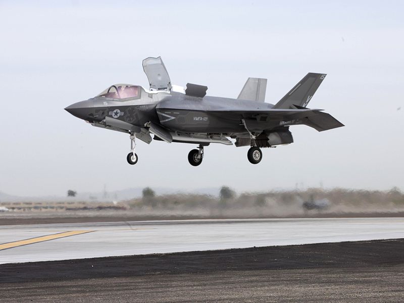 File:F-35B of VMFA-121 lands at MCAS Yuma 2013.JPG