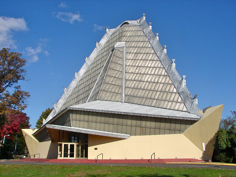 File:FLW Beth Sholom exterior.jpg