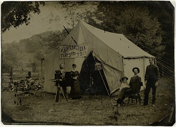 Studio tent of ferrotypist J. Q. Galusha, 12,7 × 17,7 cm, USA, c. 1880–1900