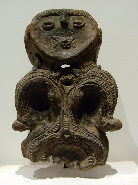 File:Figurine Dogu Jomon Musée Guimet 70608 2.jpg
