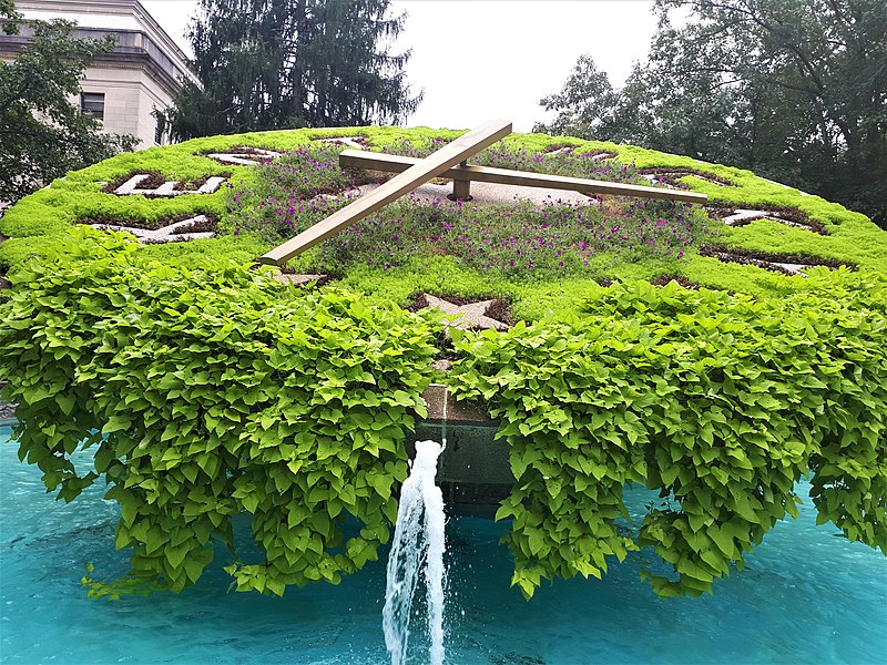 File:Floral Clock-Frankfort-Kentucky State Capitol-Kentucky-USA-20180910.jpg