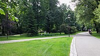 Čeština: Fontána Ukradené volavky východně od Kněžské ulice v parku Sady v Českých Budějovicích. English: Fountain Ukradené volavky in the park Sady in the centre of České Budějovice, Czechia.