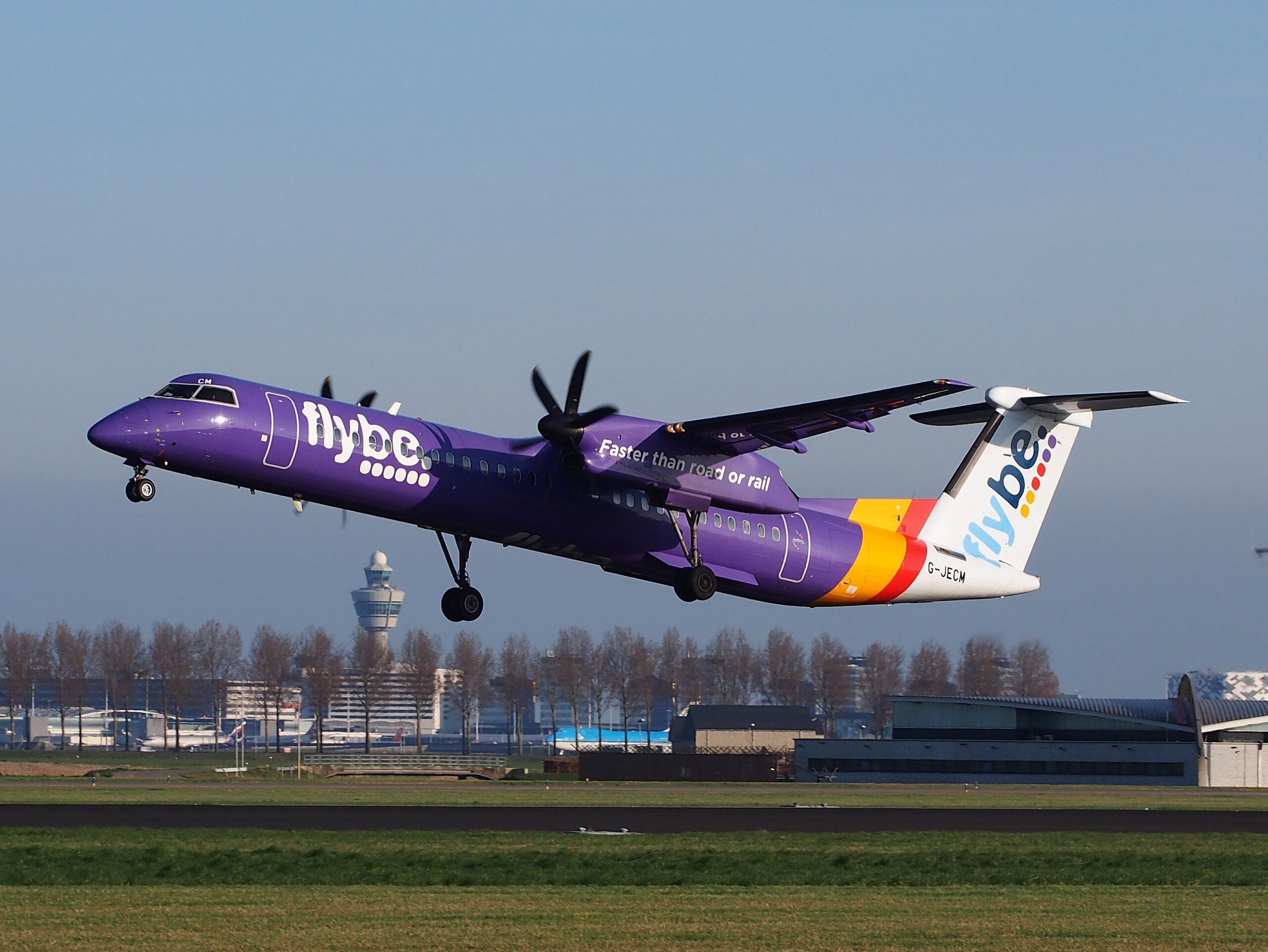 File:G-JECM Flybe De Havilland Canada DHC-8-402Q Dash 8 cn4118, Take off  from Schiphol (AMS - EHAM), The Netherlands pic2.JPG - Wikimedia Commons