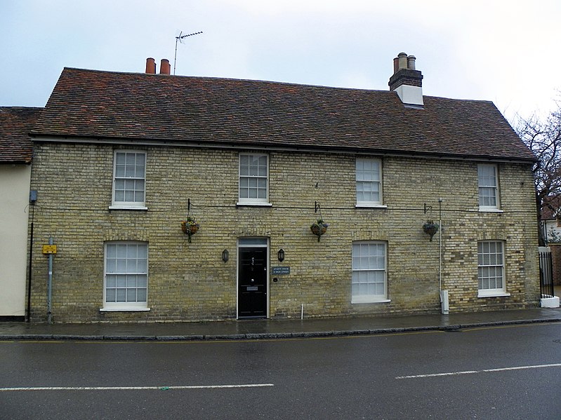 File:GOC Buntingford–Great Hormead 057 Aylott House, Buntingford (27185785872).jpg