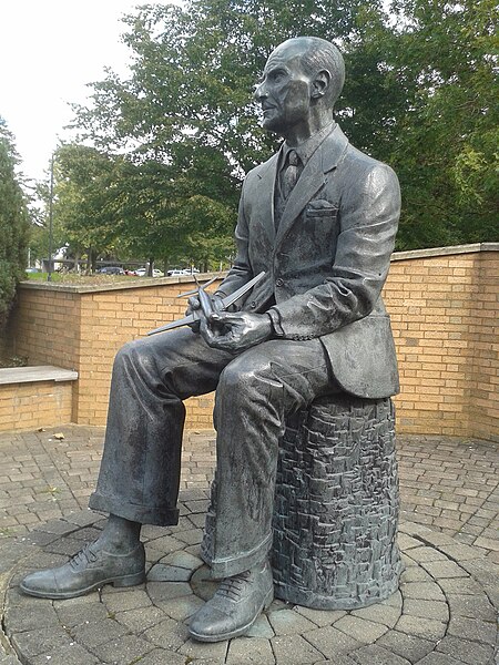 Statue at the University of Hertfordshire, Hatfield