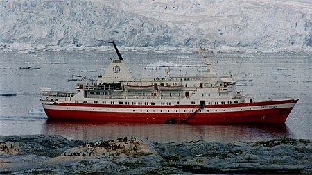 Tập_tin:Glacier_and_Explorer.jpg