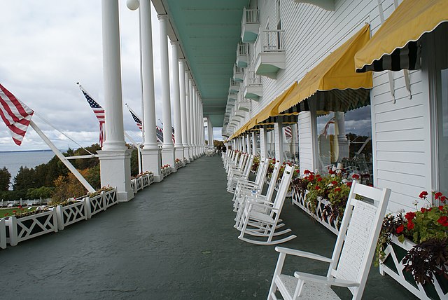 Image: Grand Hotel Porch