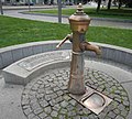 Trinkwasserbrunnen - goldener Brunnen