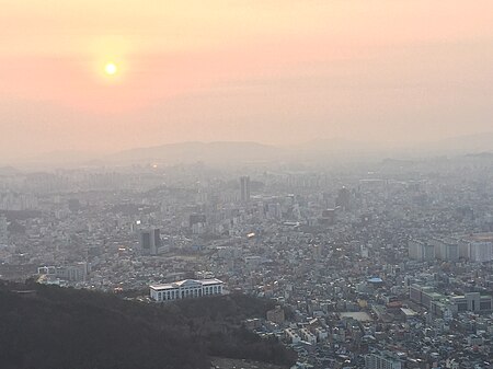 Tập tin:Gwangju at sunset.jpg