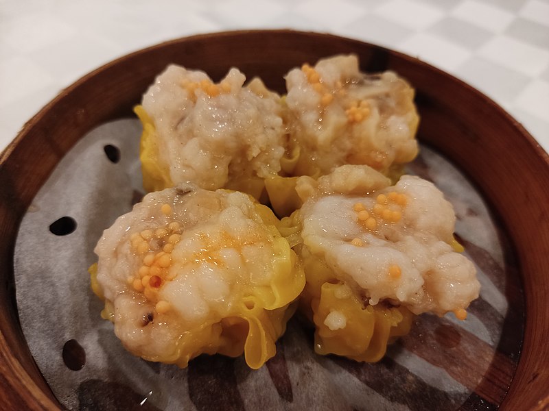 File:HK SW 上環 Sheung Wan Des Voeux Road Central 星月樓 Sky Cuisine Restaurant 飲早茶 morning tea 點心 dim sum steamed food 蝦餃 April 2022 Px3 01.jpg