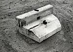 Miniatuur voor Bestand:HUA-168866-Afbeelding van een betonblok van de N.S. voor het leggen van spoorstaven in bestrating (straatspoor).jpg
