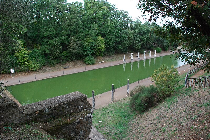 File:Hadrian's villa near Tivoli 214.JPG