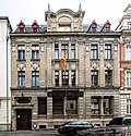 Tenement house in closed development with right courtyard wing