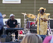 Henry Gray und Gast Carol Fran spielen am 24. April 2010 beim Festival International in Lafayette, Louisiana