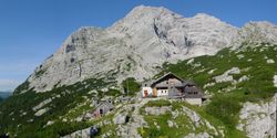 Hochtor, előtérben a Hesshüttével.