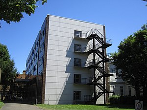 Hokkaido University School of Economics and Buisiness.jpg