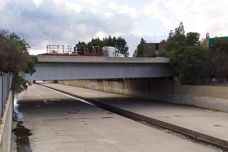 File:Hollywood Freeway at Los Angeles River 2016-11-27.jpg