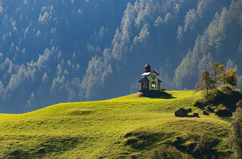 File:Hubertuskapelle Ströden bei Hinterbichl1.jpg