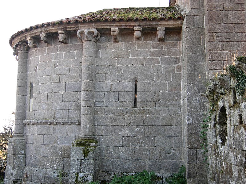 File:Iglesia de San Miguel de Eiré (2066732000).jpg