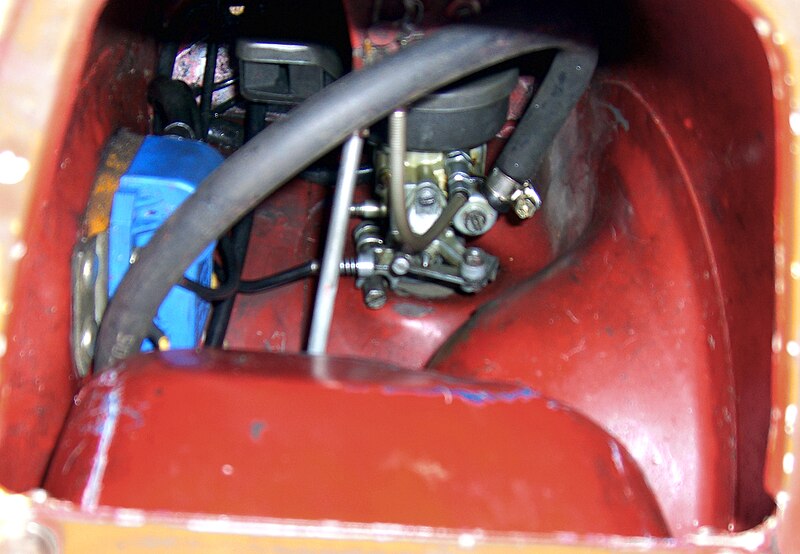 File:Inside-a-vespa.jpg