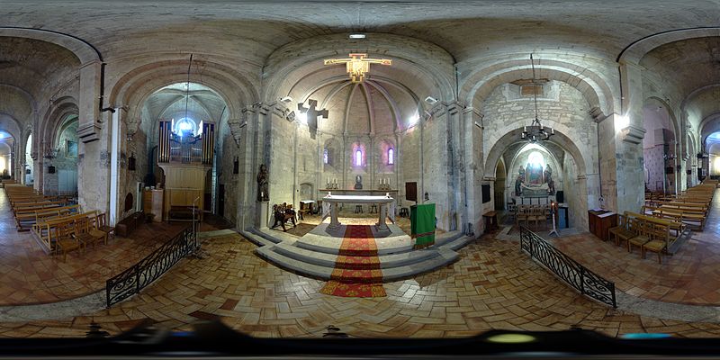 File:Intérieur de l'église de la Tour d'Aigues.jpg