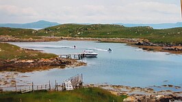 Zicht op de natuurlijke haven van Harbour Island (2012). Enkele houten pieren horen bij de tastbare overblijfsels van de nederzetting