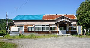 雄信內車站（攝於2020年8月）