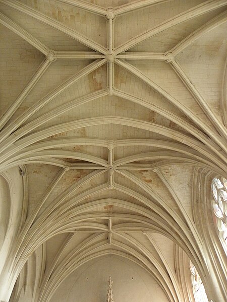 File:Jarzé (49) Collégiale Saint-Cyr-et-Sainte-Julitte - Intérieur - 03.jpg