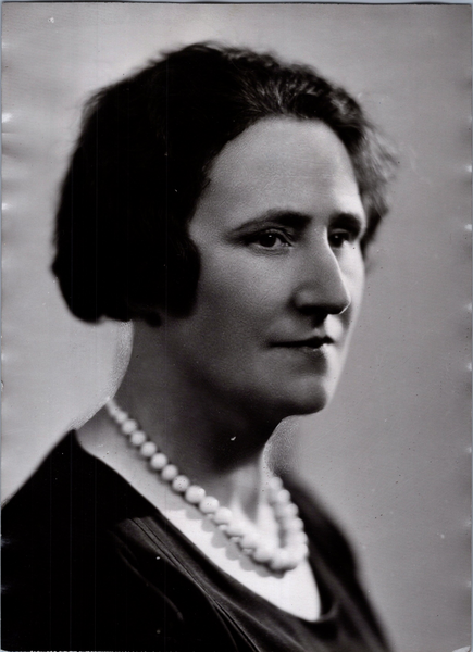 File:Jeanne Nabert - photo Henri Manuel.png