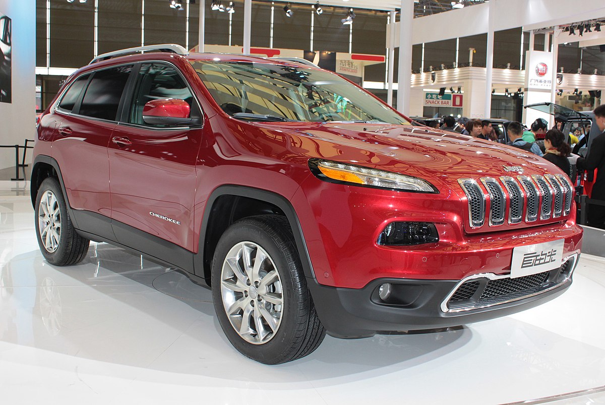 1200px Jeep_Cherokee_KL_%28002%29