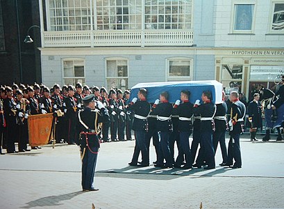 Bijzetting van koningin Juliana in 2004
