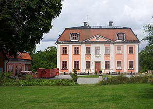 Entréfasaden och norra flygeln