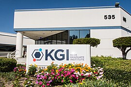 Zeichen und zeitgenössisches institutionelles Gebäude bei KGI