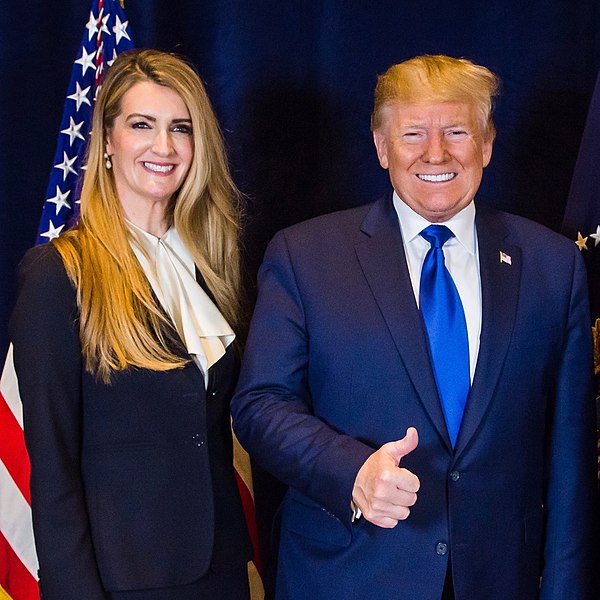 File:Kelly Loeffler and Donald Trump.jpg