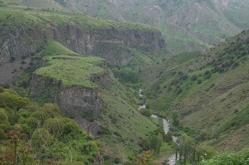 File:Khosrov forest, Armenia.jpg