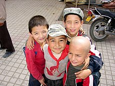 Uyghurs 230px-Khotan-mercado