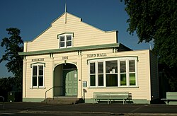 Kihikihi Town Hall (c.1904).JPG