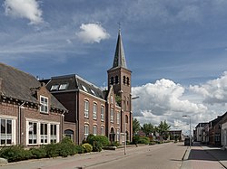 Kruisland, de Heilige Gregoriuskerk in straatzicht foto4 2015-05-30 16.40.jpg