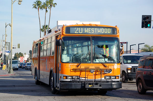 A CNG-powered AN440A standard-floor of LACMTA in Los Angeles, California