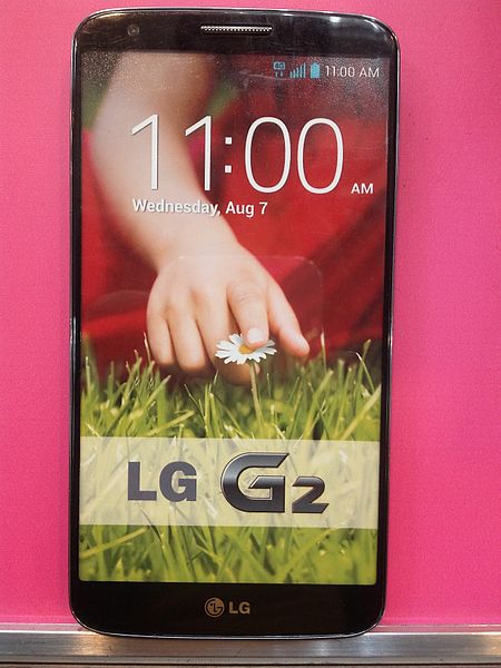 File:LG G2 demo phone.jpg