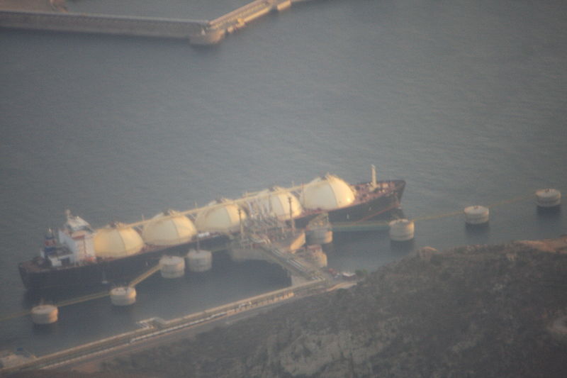 File:LNG carrier, Cartagena Harbour, Spain..jpg
