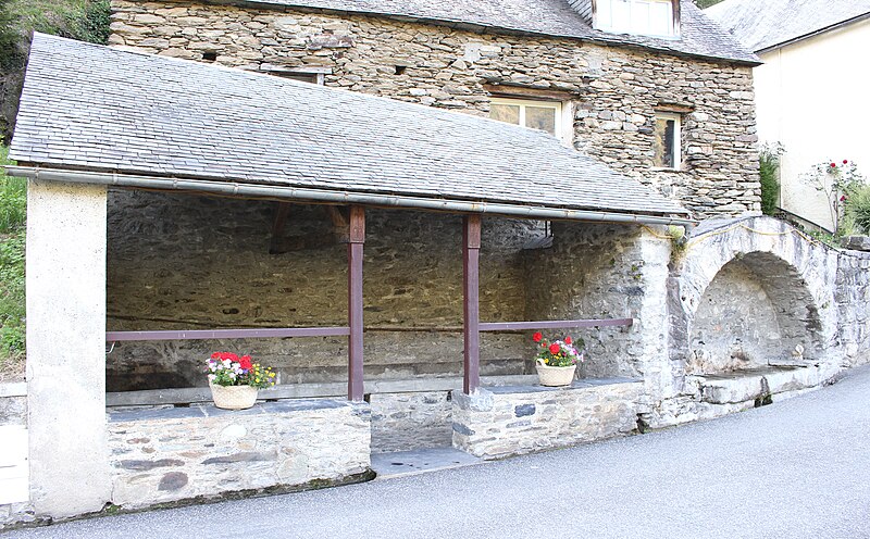 File:Lavoir de Chèze (Hautes-Pyrénées) 1.jpg