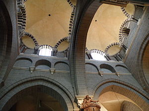 Cathédrale Notre-Dame Du Puy-En-Velay: Histoire, Architecture, La Vierge noire